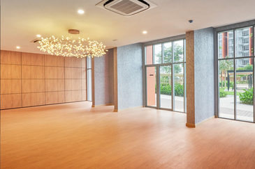 Gravit8 @ Klang South