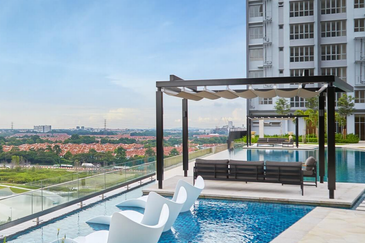 Gravit8 @ Klang South