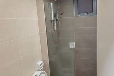 Adria Residence @ Gravit8