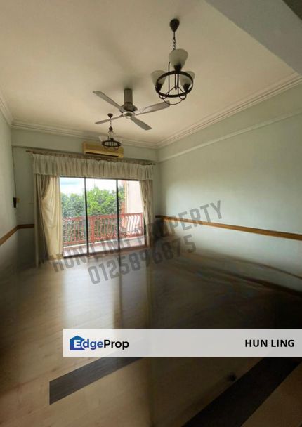 Sri Manja Court Petaling Jaya 3 room 2 bath Partially furnish for Sale, Selangor, Petaling Jaya