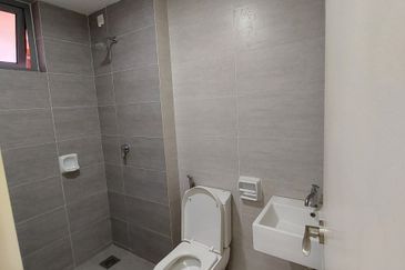 Adria Residence @ Gravit8