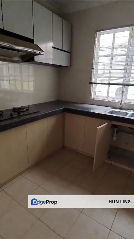 Taman Puncak Jalil renovated 4 room 3 bath Double Storey Terrace House for rent , Selangor, Seri Kembangan