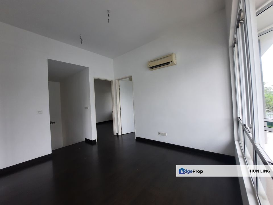 Laman & Bayu Puchong Freehold Semi-D Partially furnish 5 bedroom good natural lighting big side land for Sale, Selangor, Puchong