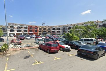 3 Storey Shop Office 22 x 70 at Pusat Perdagangan Subang Permai for Sale