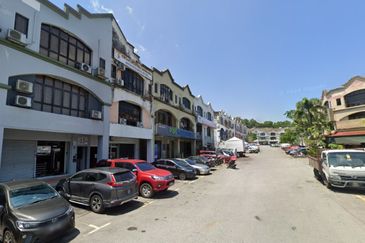 3 Storey Shop Office 22 x 70 at Pusat Perdagangan Subang Permai for Sale