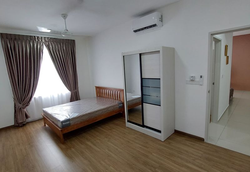 The Tresor @ Gravit 8 *