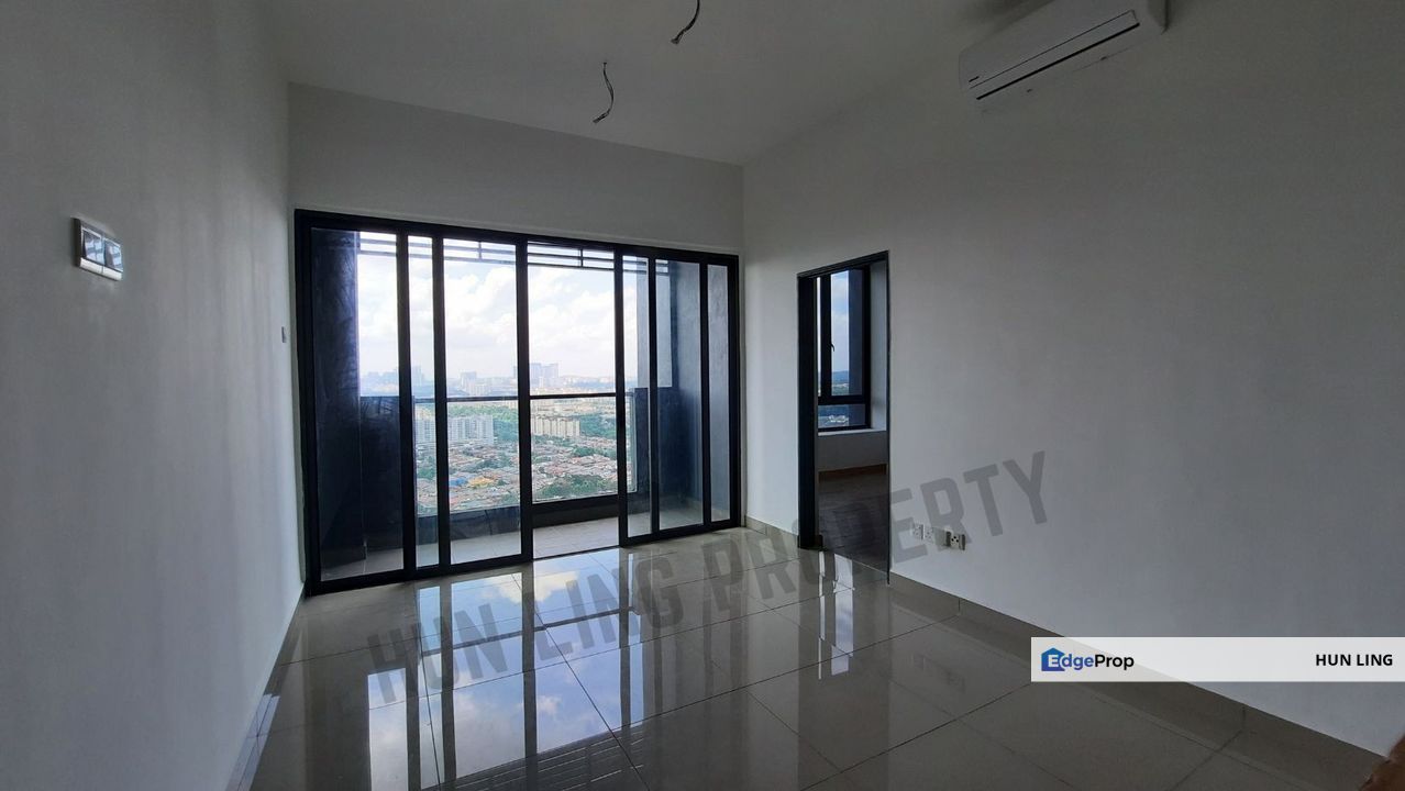 Aera Residence PJ Partial Furnish 2 room 2 bath 2 car park for Sale ready move in, Selangor, Petaling Jaya
