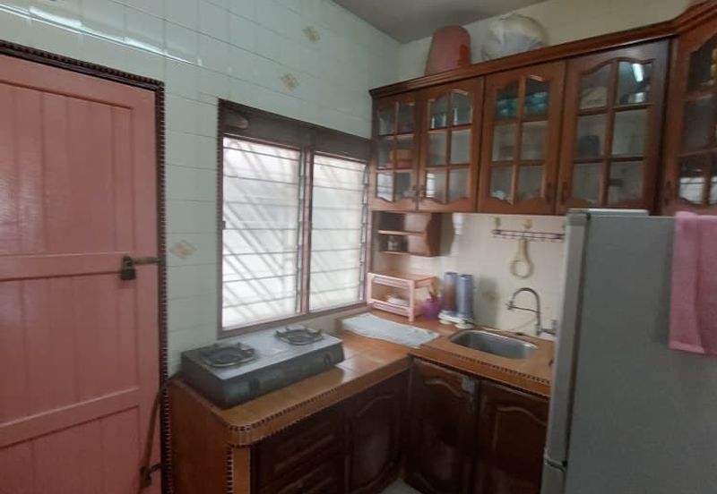 TAMAN SRI SAGA, KLANG — DOUBLE STOREY HOUSE FOR RENT