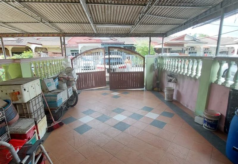 TAMAN SRI SAGA, KLANG — DOUBLE STOREY HOUSE FOR RENT