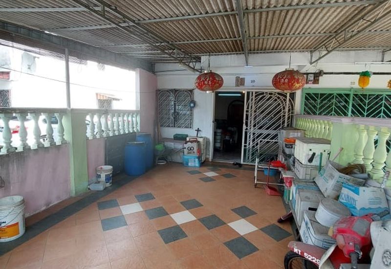 TAMAN SRI SAGA, KLANG — DOUBLE STOREY HOUSE FOR RENT