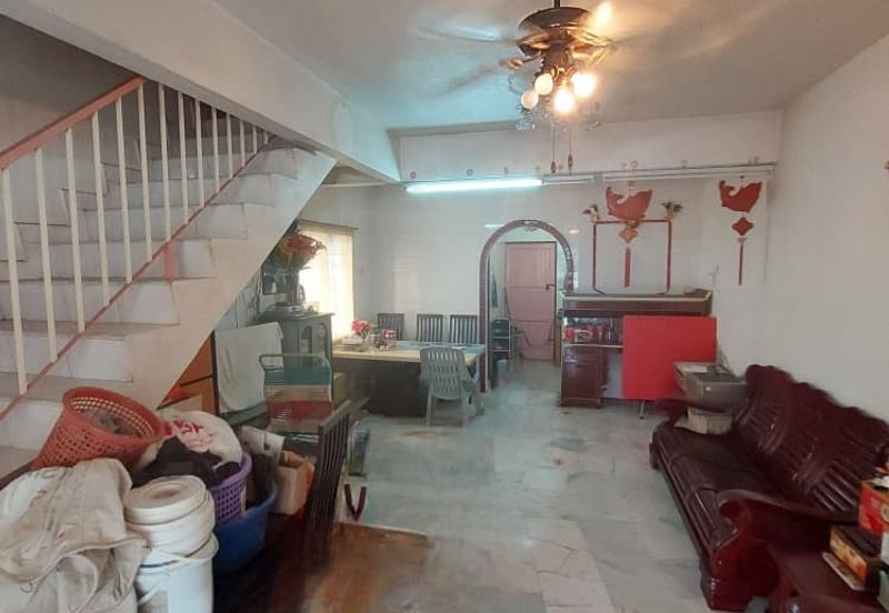 TAMAN SRI SAGA, KLANG — DOUBLE STOREY HOUSE FOR RENT
