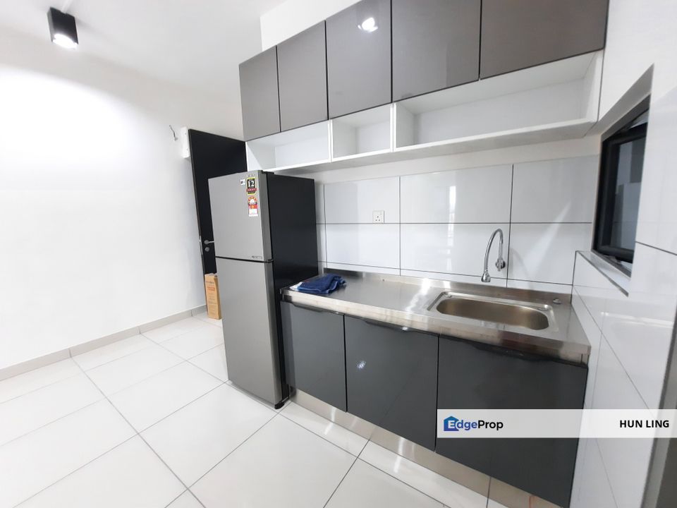 Cheras Traders Park Condo ready move in 3+1 room 2 car park fully furnish for rent walk to cafe/restaurant, Selangor, Cheras