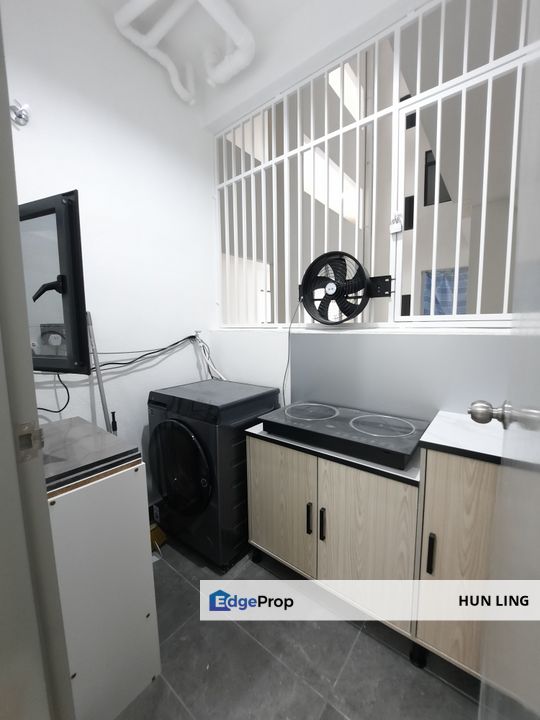 Cheras Traders Park Condo ready move in 3+1 room 2 car park fully furnish for rent walk to cafe/restaurant, Selangor, Cheras