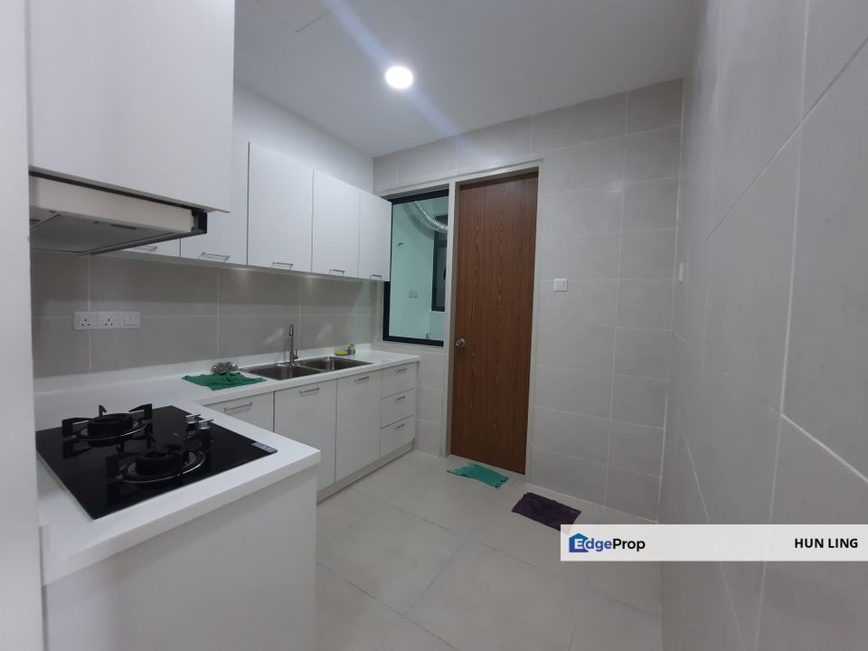 City of Green Bukit Serdang 3 +1 room 3 bath partially furnish for rent near APU, Selangor, Seri Kembangan