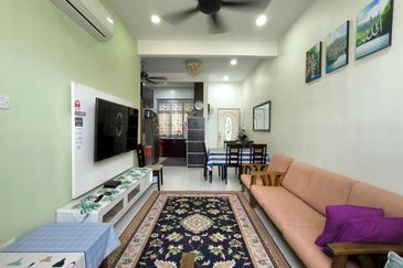 Dahlia Court Apartment