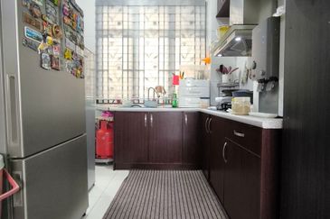 Dahlia Court Apartment