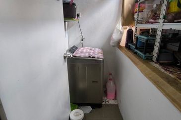 Dahlia Court Apartment