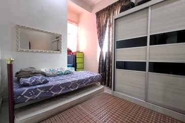 Dahlia Court Apartment