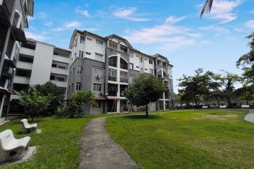 Dahlia Court Apartment