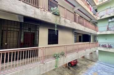 Pangsapuri Sri Pelangi