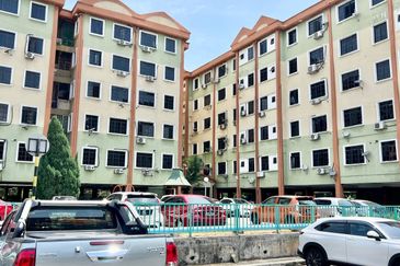 Pangsapuri Sri Pelangi