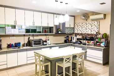 [CORNER LOT] Double Storey Link Bukit Jelutong Shah Alam