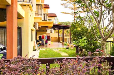 [CORNER LOT] Double Storey Link Bukit Jelutong Shah Alam