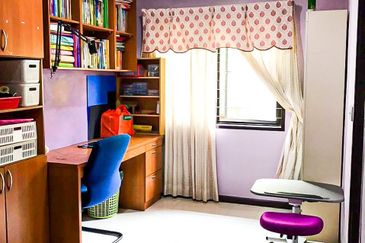 [CORNER LOT] Double Storey Link Bukit Jelutong Shah Alam