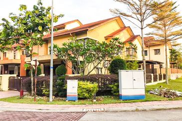 [CORNER LOT] Double Storey Link Bukit Jelutong Shah Alam