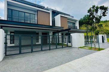 [BRAND NEW] Park Villas Trilia Residence Bukit Jelutong  3 Storey Semi-D