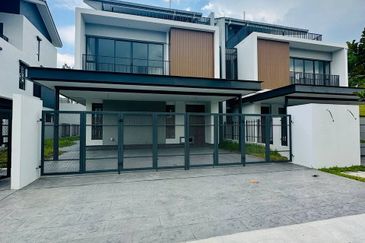 [BRAND NEW] Park Villas Trilia Residence Bukit Jelutong  3 Storey Semi-D