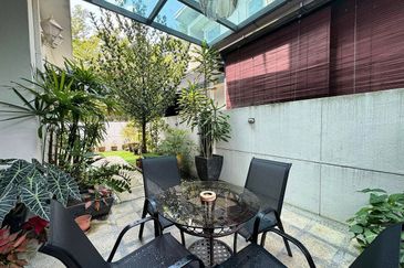 Jacaranda Garden Residence