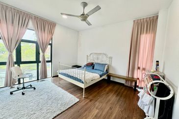 Kristal Court, Seksyen 7