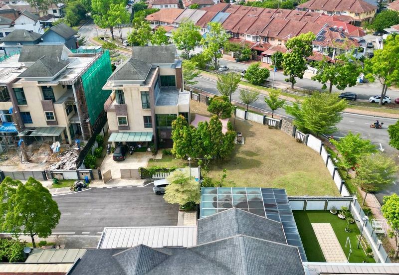 Kristal Court, Seksyen 7