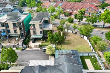 Kristal Court, Seksyen 7