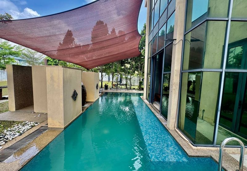 Kristal Court, Seksyen 7