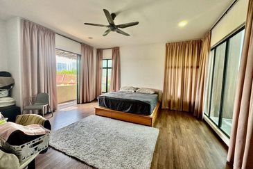 Kristal Court, Seksyen 7