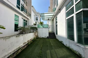 Clover Garden Residences