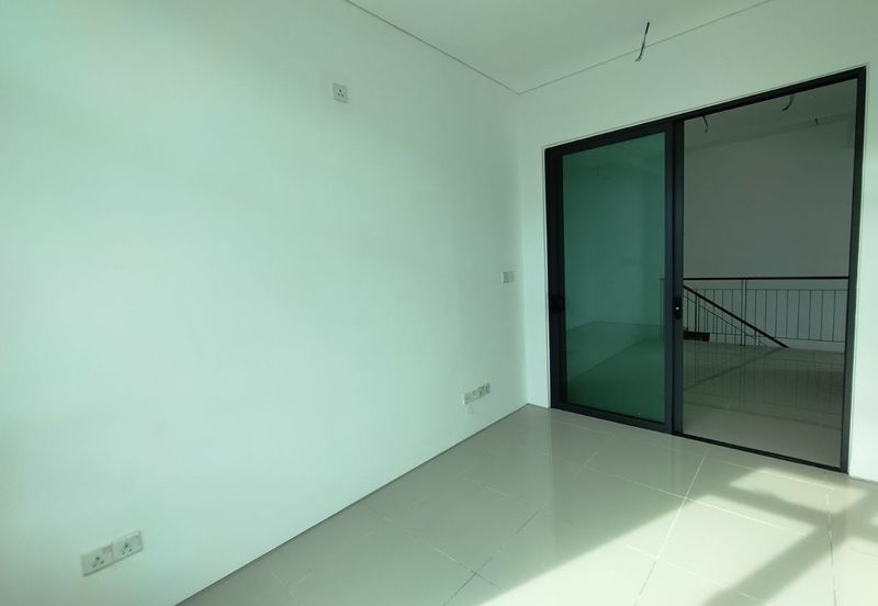 Perdana Lakeview East