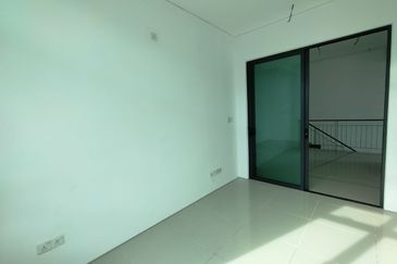 Perdana Lakeview East