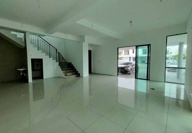 Perdana Lakeview East