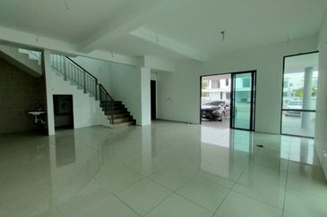 Perdana Lakeview East