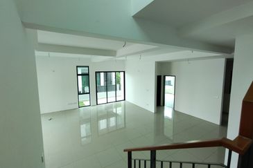 Perdana Lakeview East