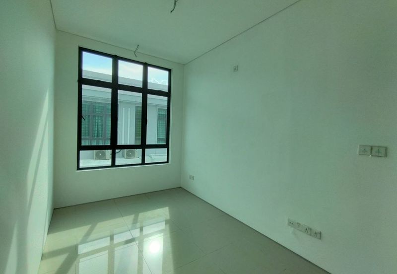 Perdana Lakeview East