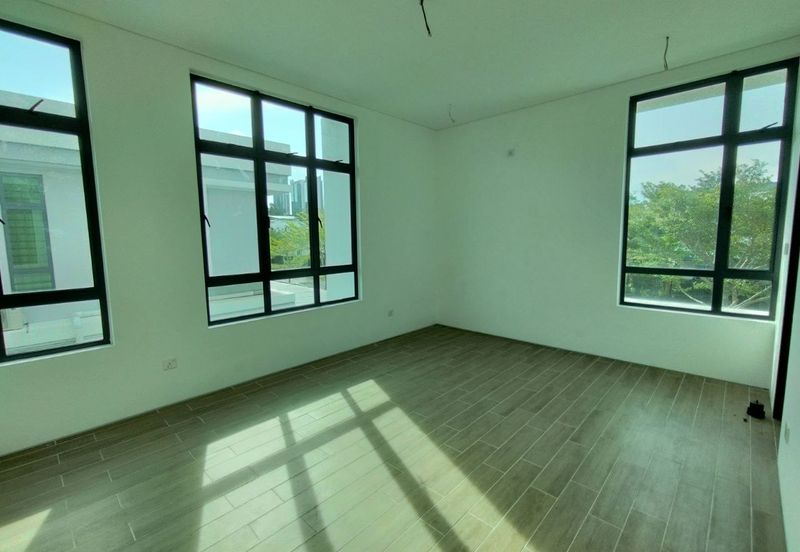 Perdana Lakeview East