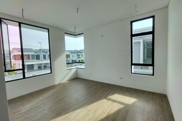 Perdana Lakeview East