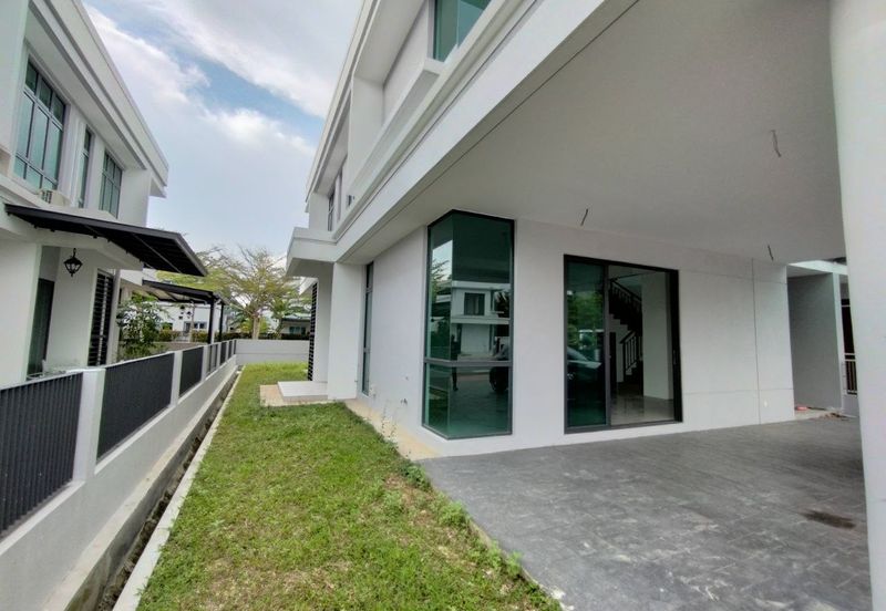 Perdana Lakeview East