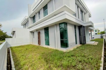 Perdana Lakeview East