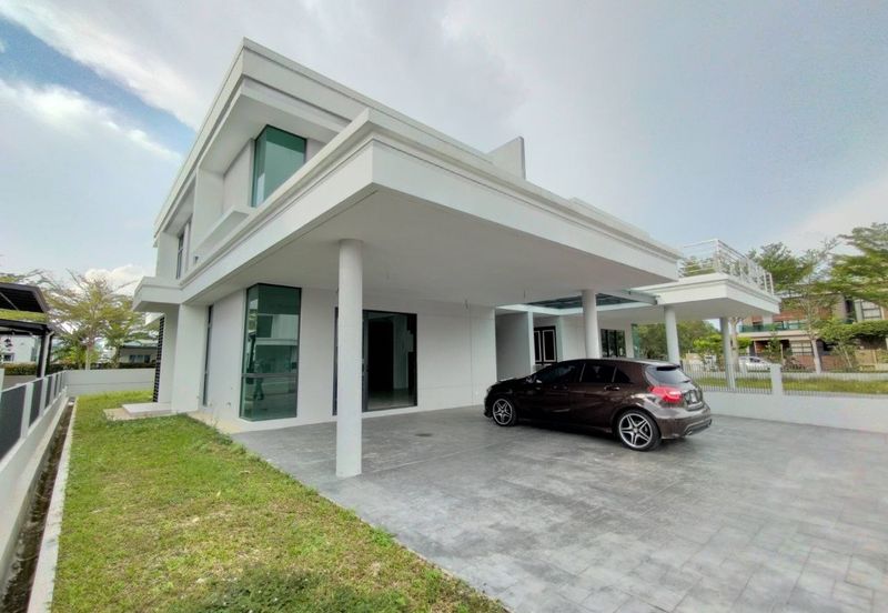 Perdana Lakeview East