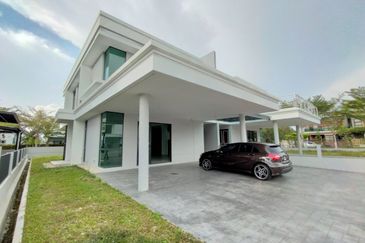 Perdana Lakeview East